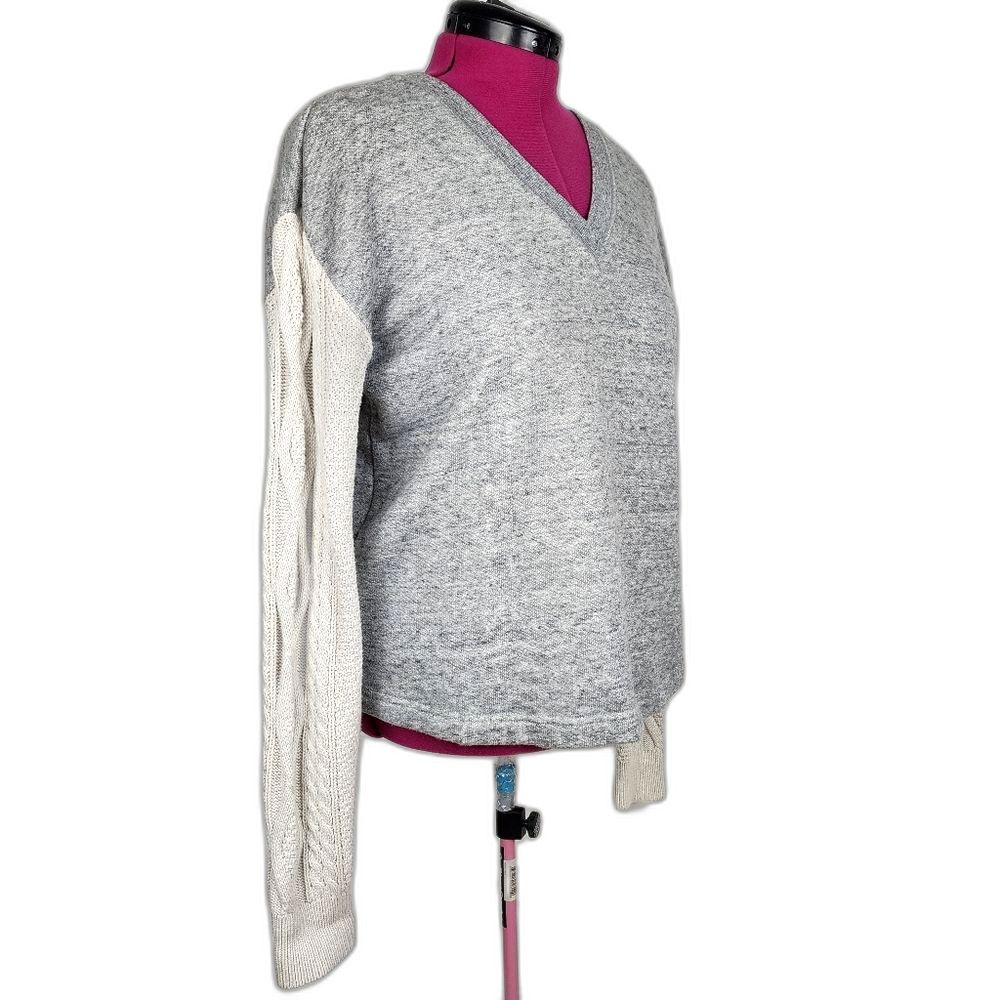 Cabi Top Fusion Mixed Media Sweatshirt Grey V-Neck Cable Knit Sleeve Pullover M